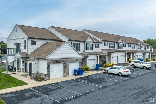 Building Photo - Stone Gate Village