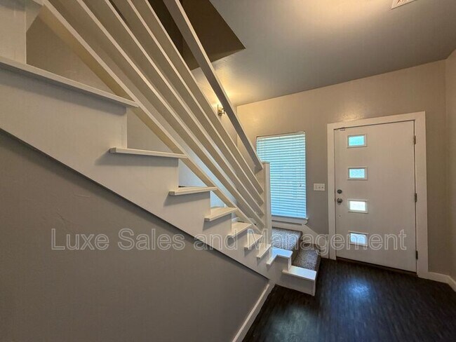 Foto del edificio - 613 NW 176th St