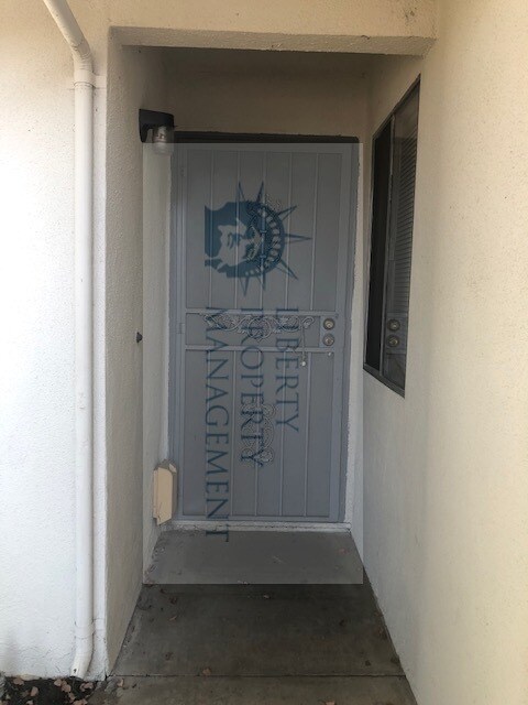 Foto del edificio - 4915 E Laurel Ave