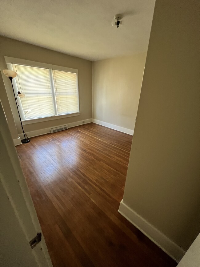 Building Photo - 202 S Highland Ave