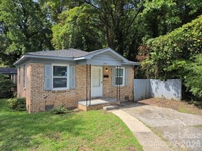 Building Photo - 2835 Willow St