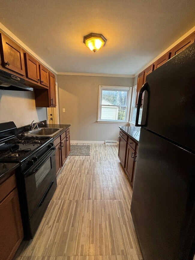 Foto del edificio - 8065 Prospect Ave