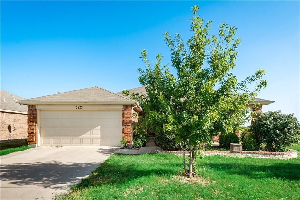 Foto principal - 3221 Taylor Dr