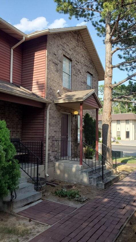 Primary Photo - 2 BEDROOM LAYTON TOWNHOUSE