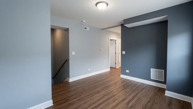 Foto del edificio - 2717 N Rutherford Ave