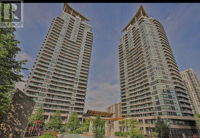 Photo du bâtiment - 1 Elm Dr W