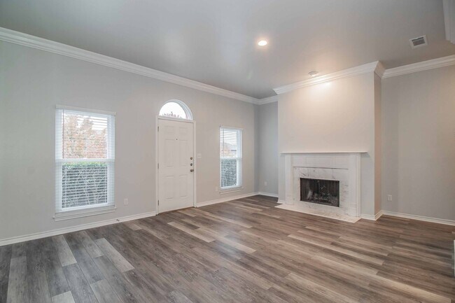 Foto del edificio - Recently Renovated 1-Bedroom Apartment in Prime Fort Worth Location