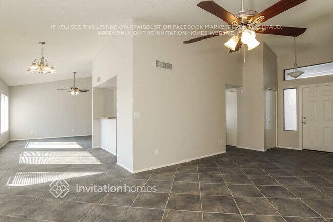 Foto del edificio - 7643 W Beryl Ave