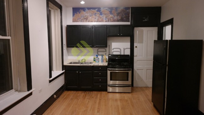 Building Photo - 2047 W Webster Ave