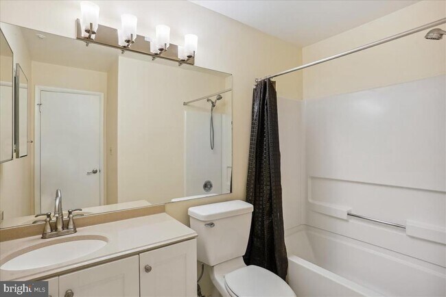 Foto del edificio - 18401 Guildberry Dr