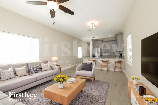 Foto del edificio - 421 N Finley Ave