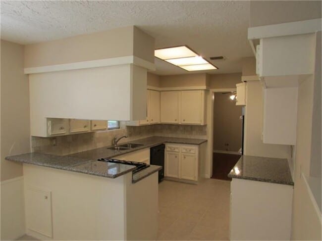 Building Photo - 3219 Ashmont Ln