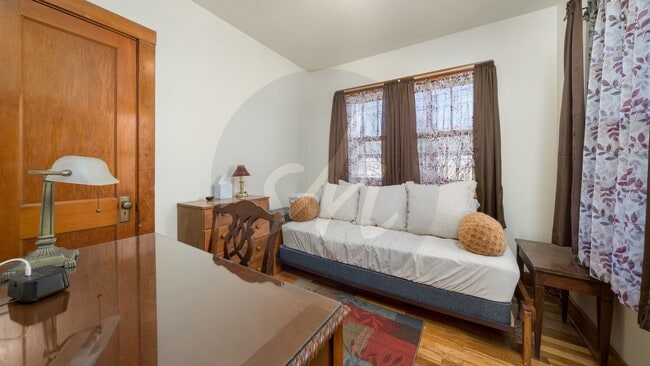 Foto del edificio - Historic Downtown Home