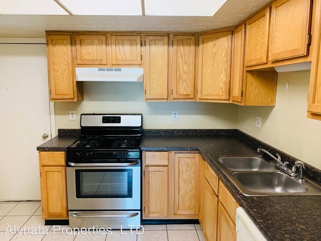 Building Photo - 1290-1292 Gatwick Ct