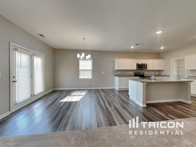 Building Photo - 158 Ingle Dr