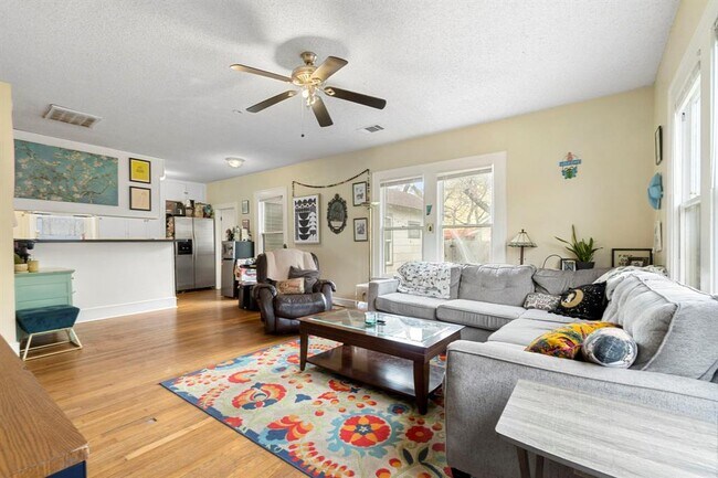 Foto del edificio - 3411 Cedar St