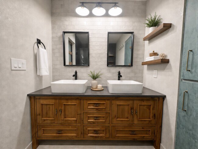 Foto del edificio - 8102 Briar Ridge Ln