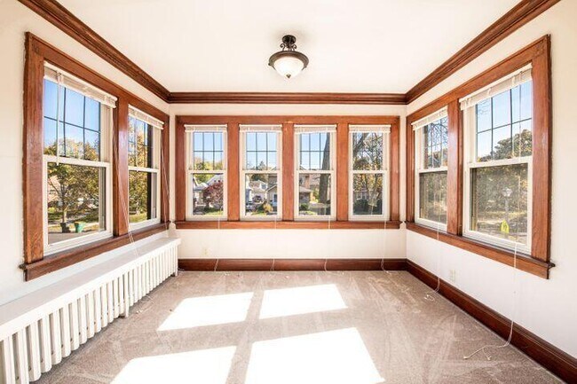 Foto del edificio - 4217 N Newhall St