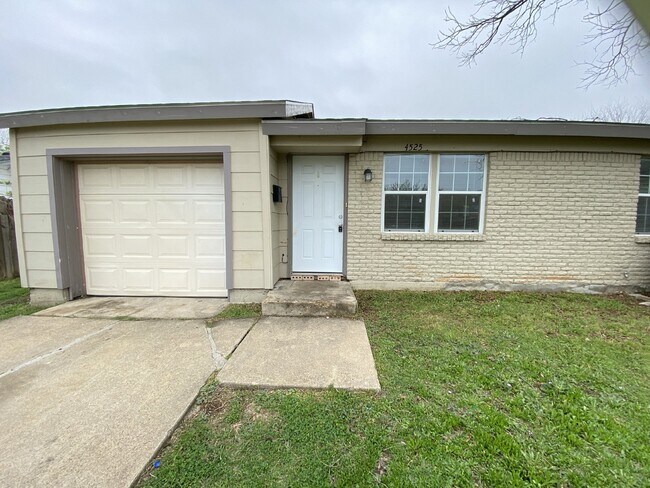 Foto del edificio - Adorable 3-bedroom, 2-bathroom single fami...
