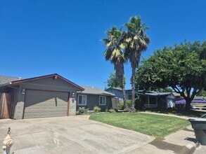 Building Photo - 9213 Castlemont Cir