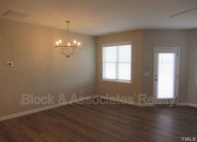 Building Photo - 764 Putney Hl Rd