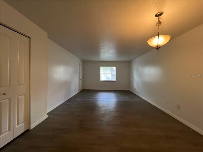 Building Photo - 517 S Hyer Ave