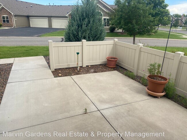 Building Photo - 3 br, 2.5 bath House - 2395 Santa Fe Unit #D