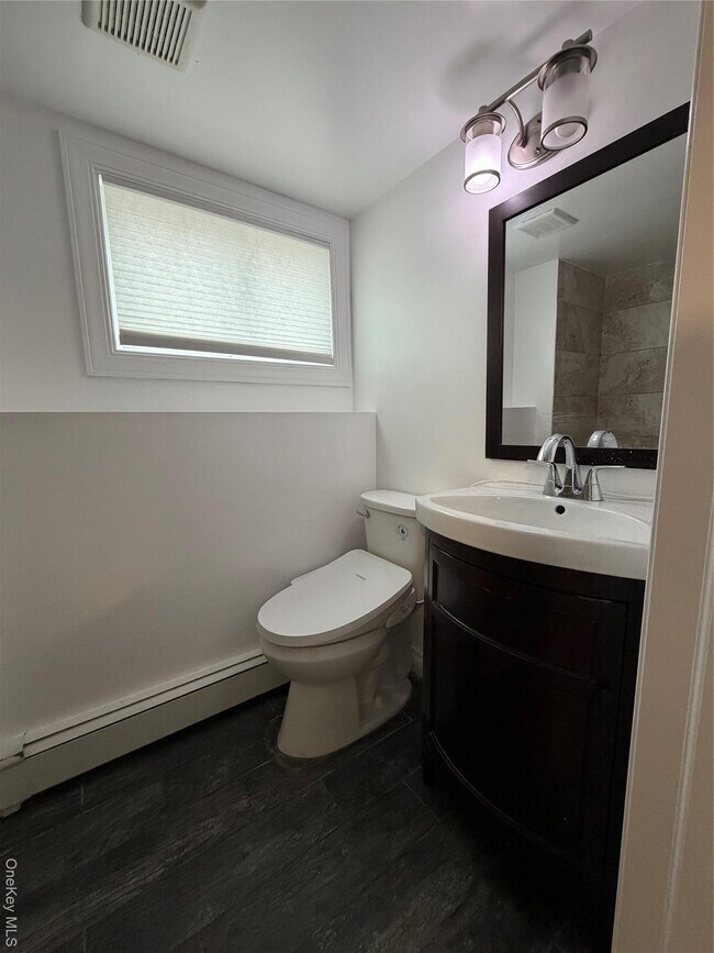 Foto del edificio - 5 Dewey Rd