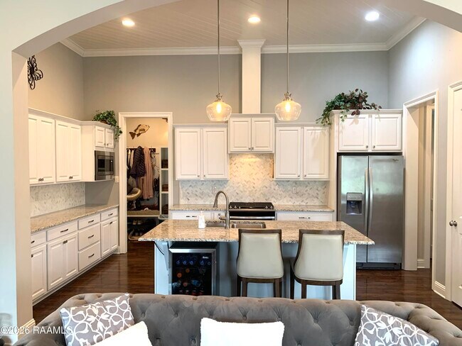 Foto del edificio - 200 Cypress View Dr