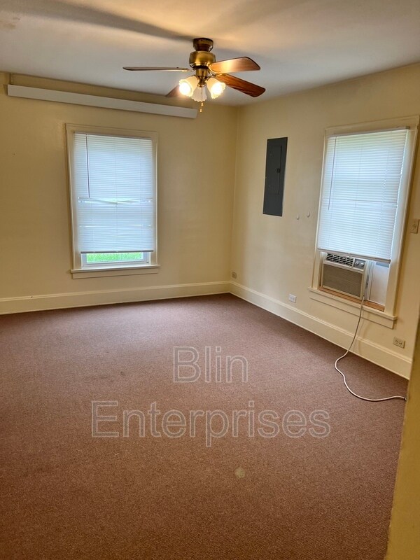 Building Photo - 423 W Jackson St