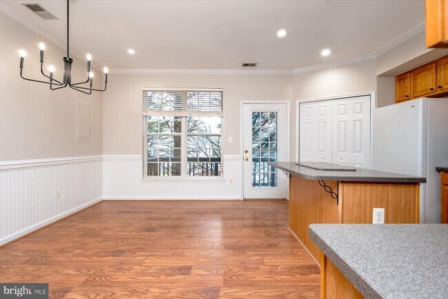 Foto del edificio - 77 Harbour Heights Dr