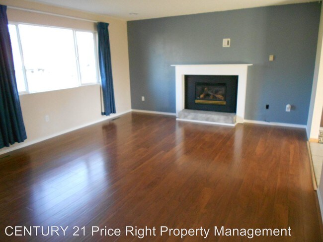 Building Photo - 5 br, 2 bath House - 3130 Hallgren Drive
