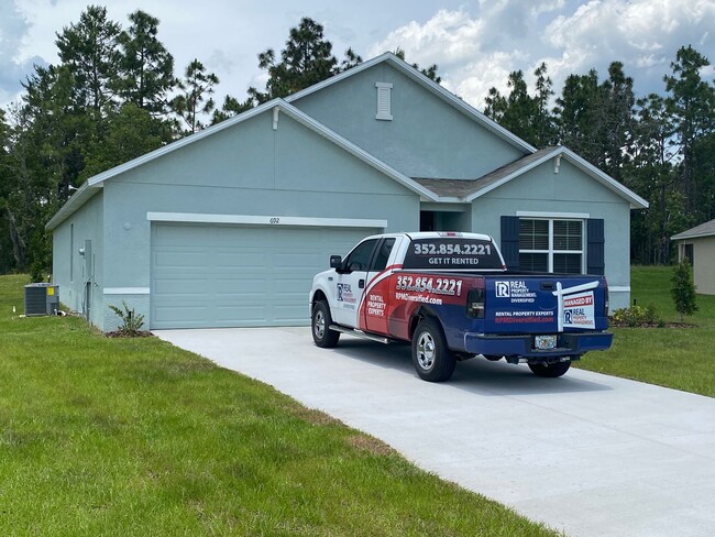 Building Photo - Desirable SE Ocala Neighborhood - Lake Dia...