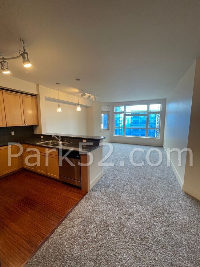 Foto del edificio - $250 Off First Full Month!  1 Bedroom Condo in Downtown Tacoma