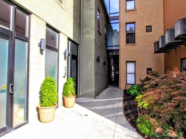 Foto del edificio - 1207 Vine St