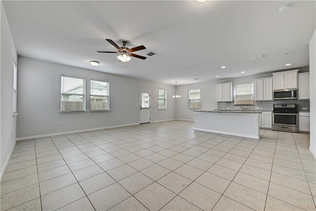 Foto del edificio - 6408 Owl Creek Ln