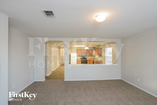 Foto del edificio - 7367 Lyia Br