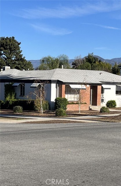 Primary Photo - 326 W Fern Ave