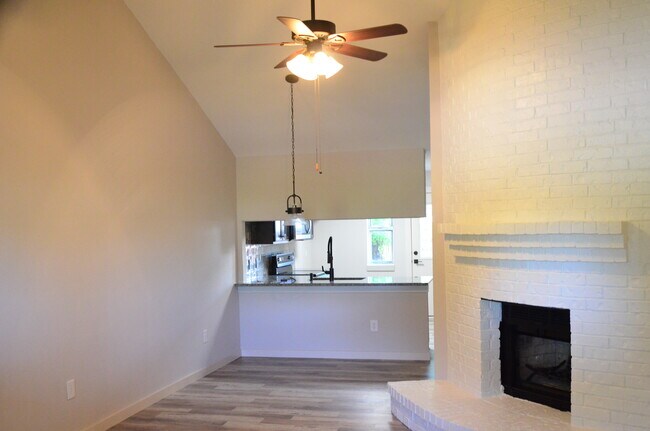 Entrance - 307 Augustine Dr