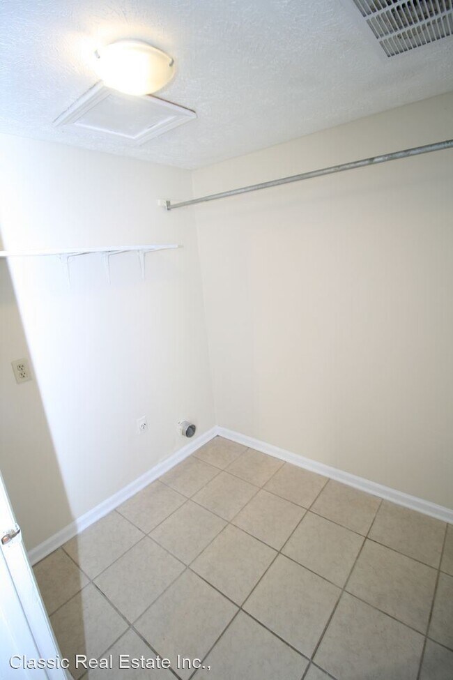 Building Photo - 3 br, 1.5 bath House - 3165 Pimlico Pkwy