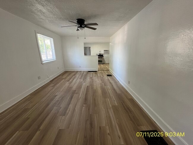 Building Photo - 3006 S Hackley St