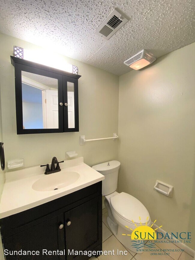 Building Photo - 3 br, 1.5 bath House - 117 Valencia Drive