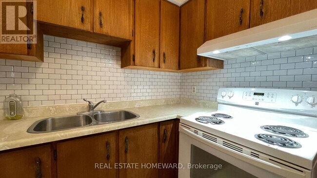Photo du bâtiment - 92 Barker Ave