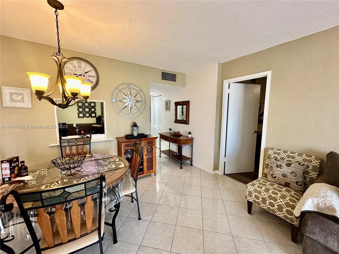 Primary Photo - 2200 E Hallandale Beach Blvd