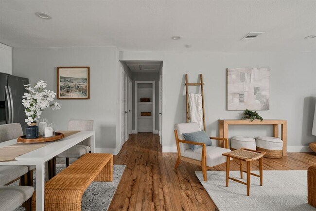 Foto del edificio - 3703 Thompson St