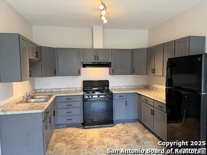 Foto del edificio - 319 Harding Pl