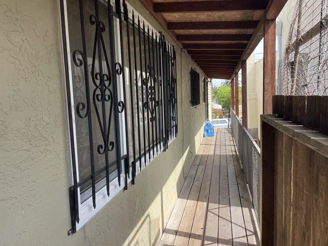 Foto principal - 2715 25th Ave