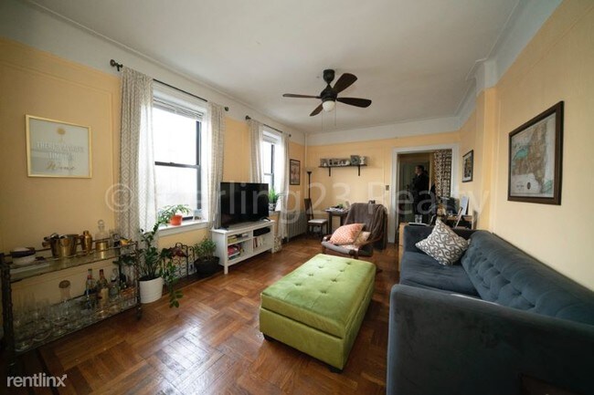 Foto del edificio - 23-88-88 31st St