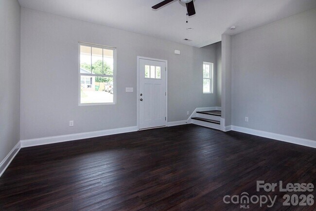 Building Photo - 2915 Ross Ave