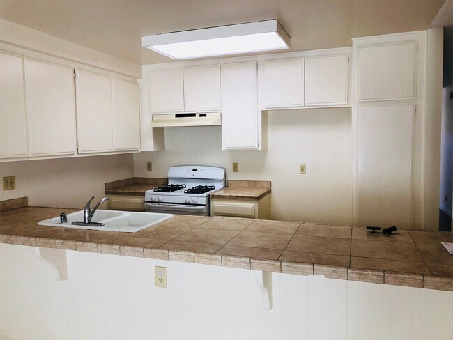 Building Photo - 32045 Via De Aguila